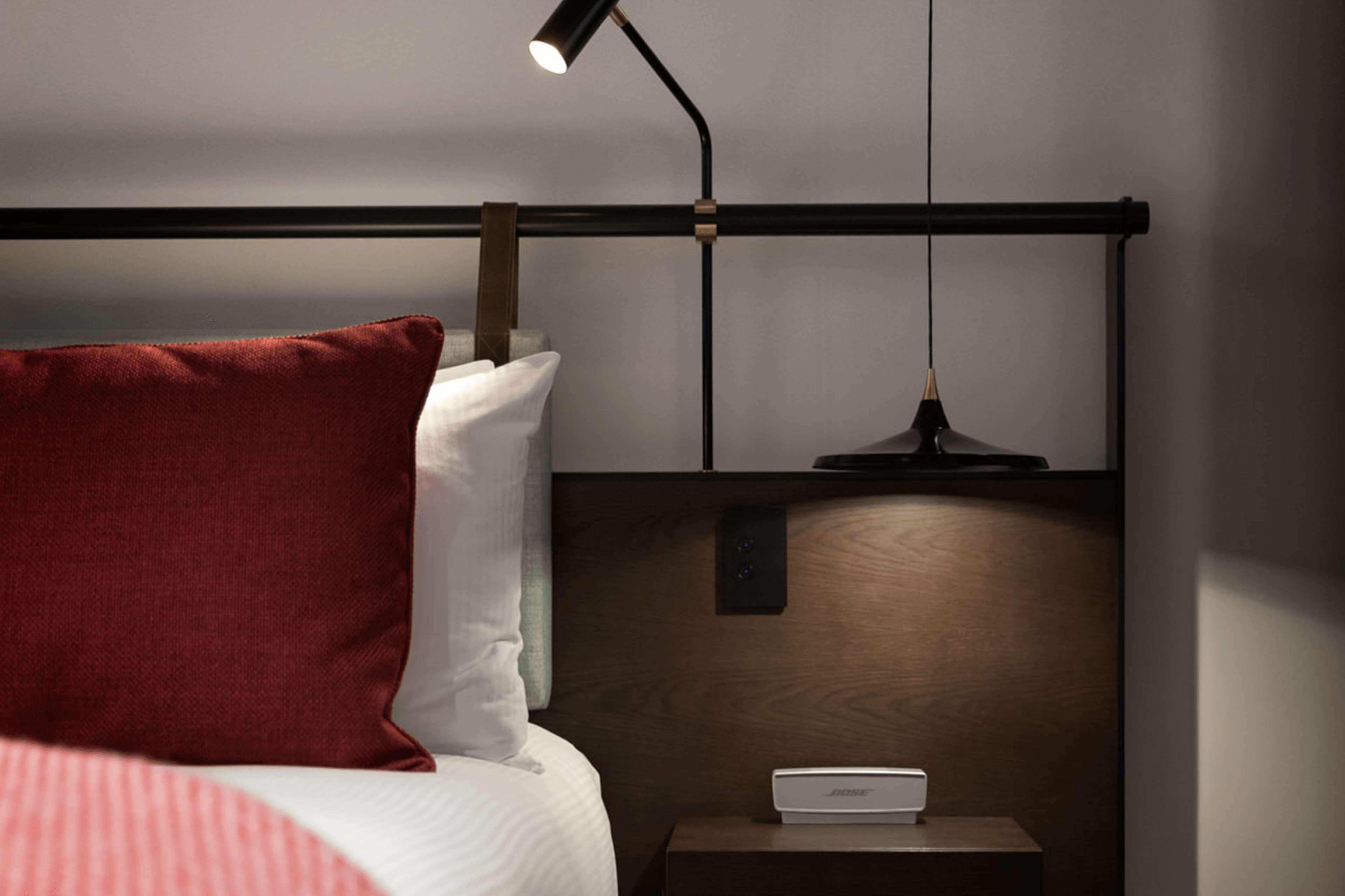 Qt Melbourne Hotel Exterior photo A bedside light