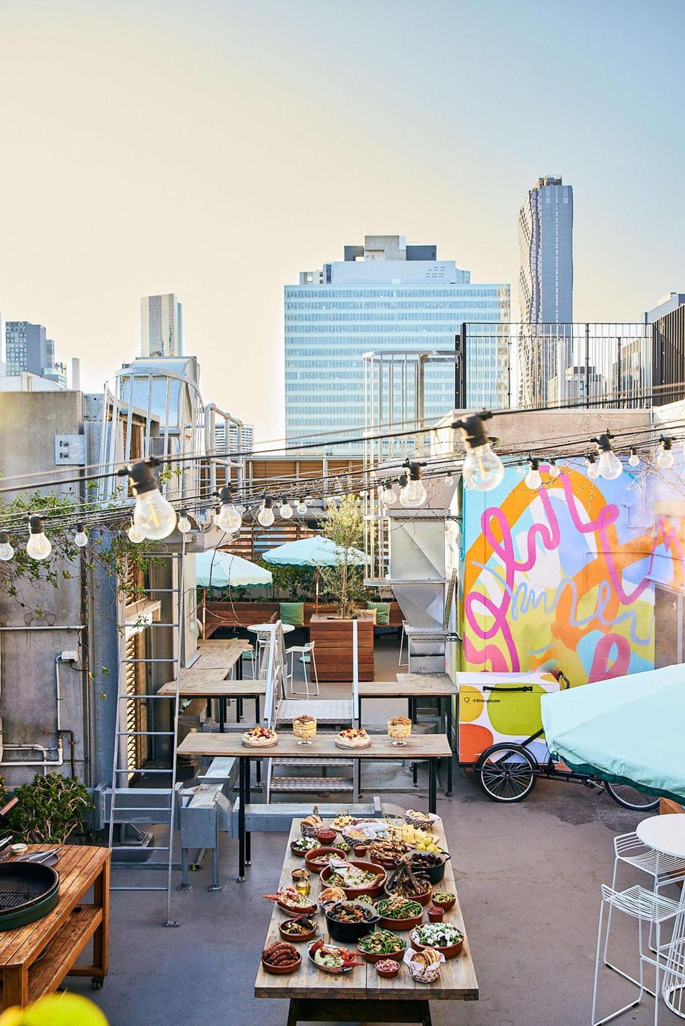 Qt Melbourne Hotel Exterior photo The rooftop bar at the Standard East Village